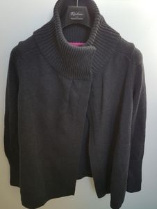 Karmic Cocoon Wrap by Lululemon